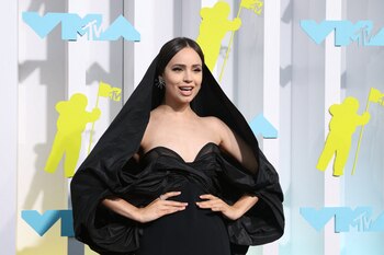 Sofia Carson interpretó la canción