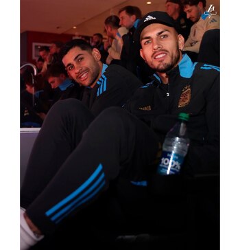 Cristian Romero y Leandro Paredes