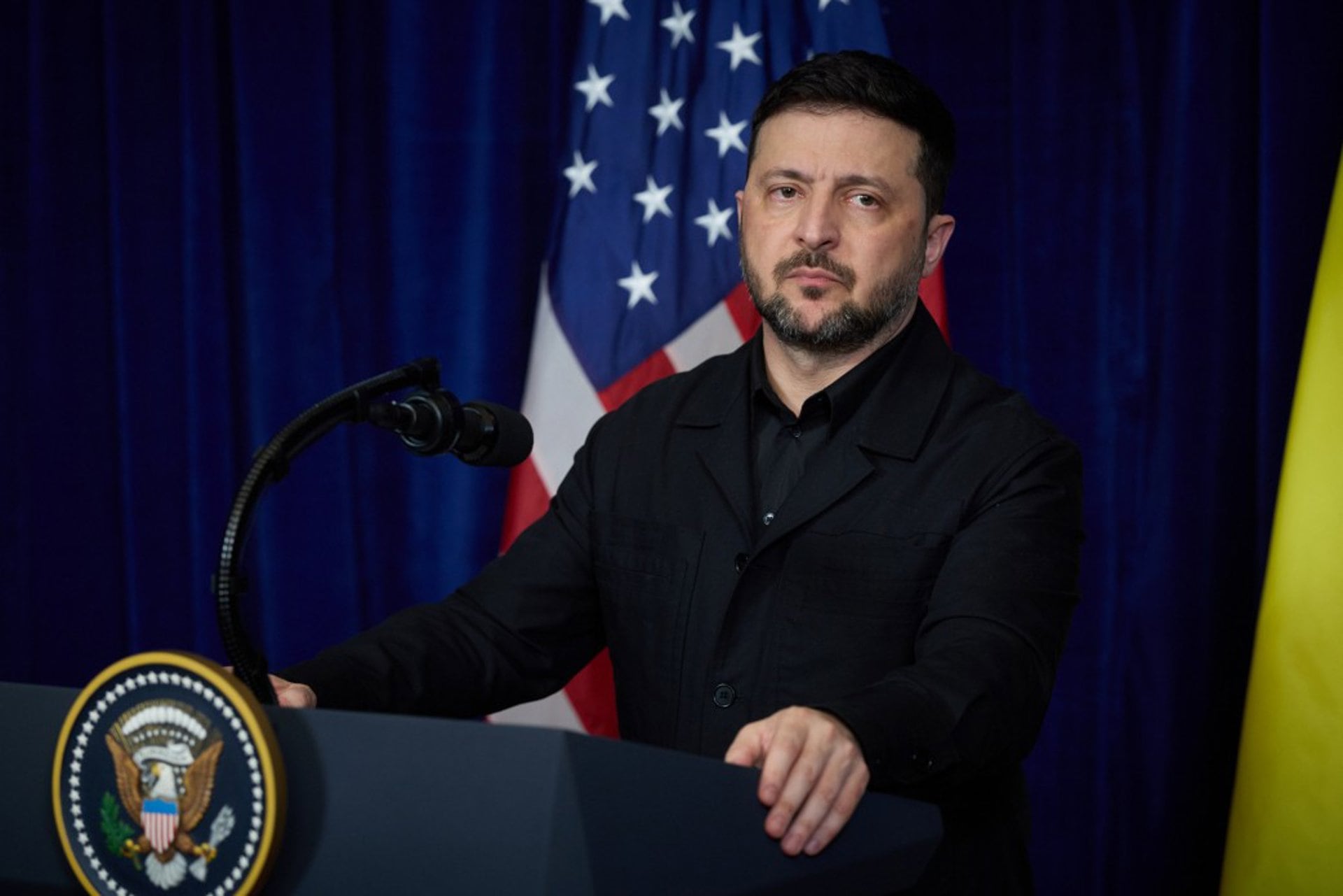 El presidente de los Estados Unidos, Donald Trump, se reunió con el presidente ucraniano, Volodimir Zelensky, para mantener conversaciones sobre el fin de la guerra entre Ucrania y Rusia en el complejo Mar-a-Lago (REUTERS)