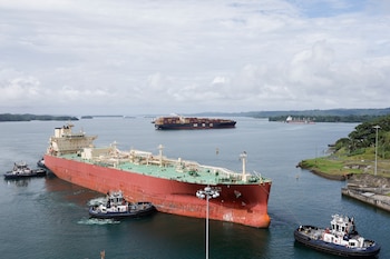 El Canal de Panamá mantendrá en 48 pies el calado máximo autorizado para los buques que utilizan las esclusas neopanamax. EFE/ Bienvenido Velasco