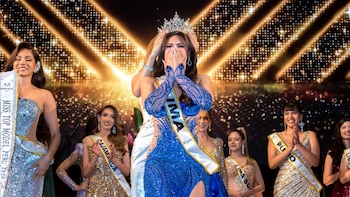La Plaza de Armas de Surco fue testigo de una noche de elegancia, talento y liderazgo femenino con la coronación de Miss Top Model Perú 2026.