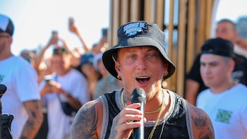 Sorpresa en el ascenso: un club anunció la incorporación del cantante de cumbia, El Polaco