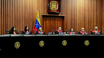 El Parlamento chavista sigue retrasando