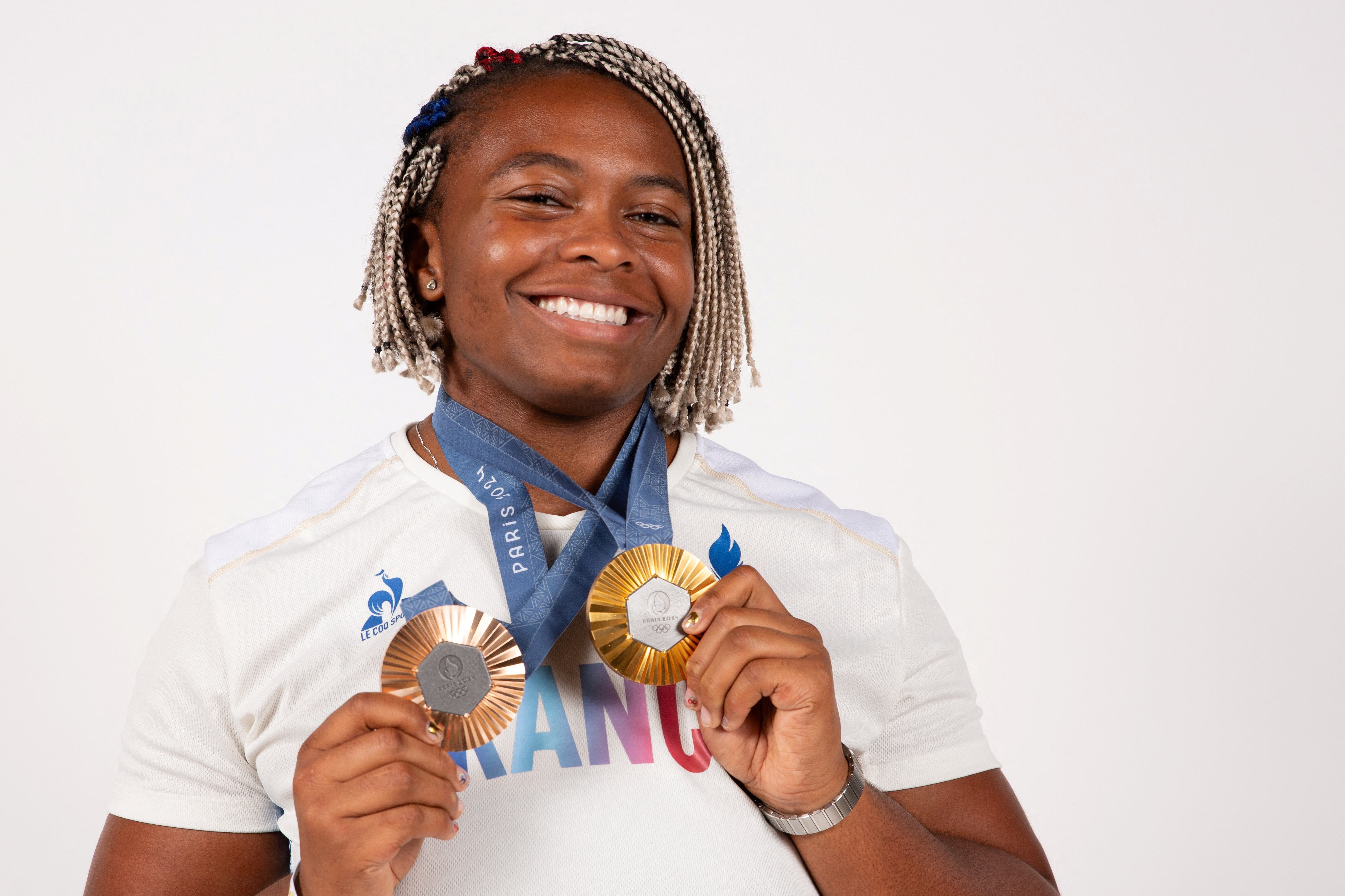 Romane Dicko destacó como símbolo de inclusión al triunfar en el judo olímpico y la moda internacional (Thibaud Moritz/Pool via REUTERS)