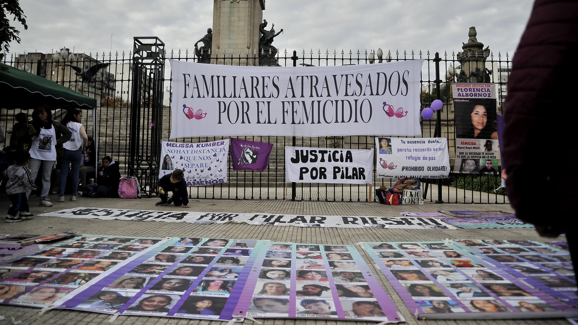 El texto contabilizó al menos 3.205 víctimas letales de violencia de género desde la primera marcha en 2015, entre femicidios, travesticidios y travesticidios
