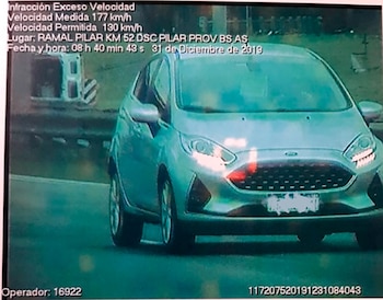 El otro auto, también en