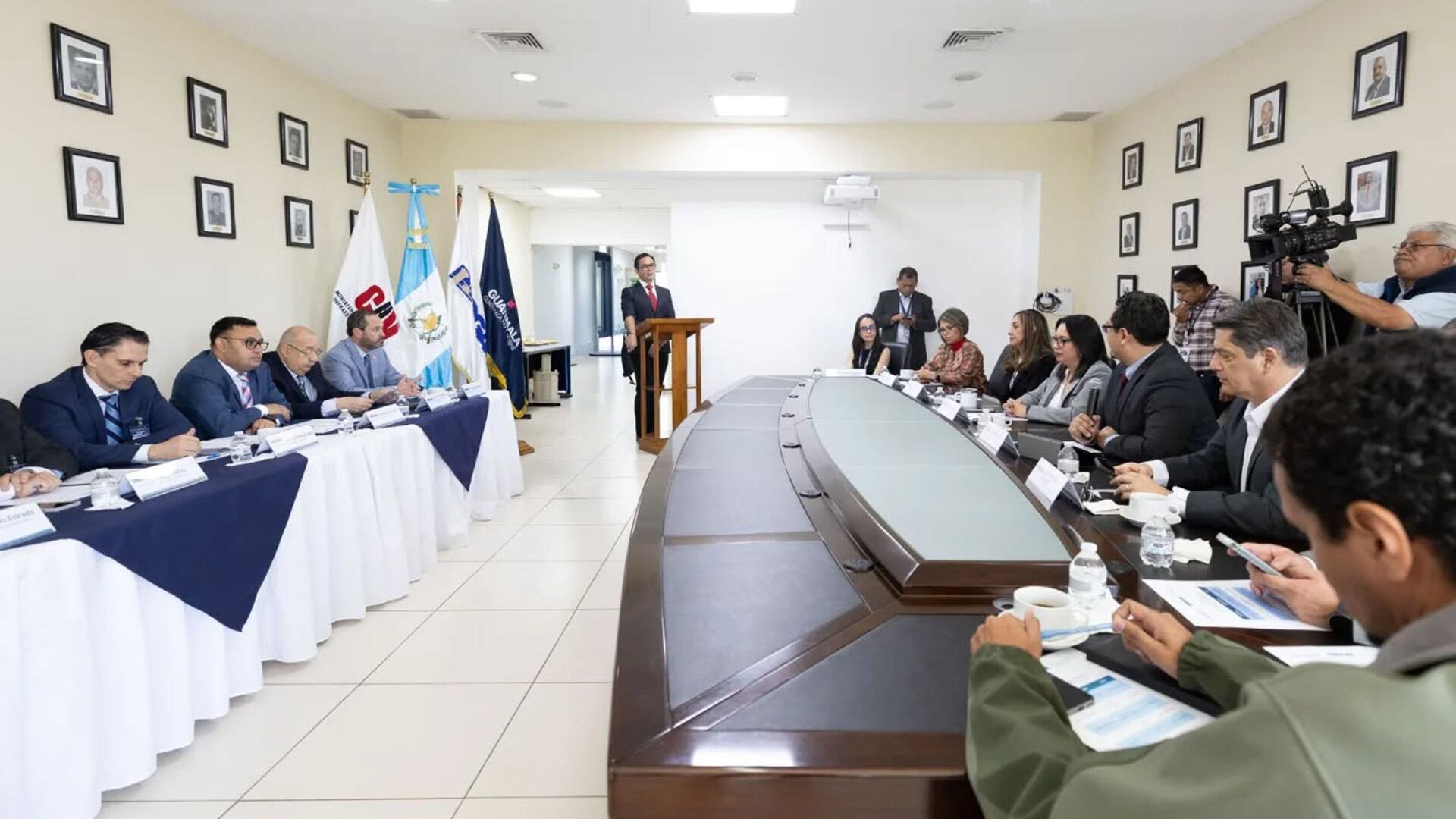 Aeronáutica Civil suscribe convenio con Sector privado guatemaltecos