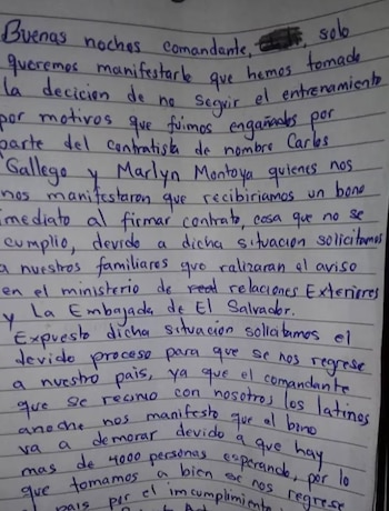 "Fuimos engañados": La carta manuscrita cuatro salvadoreños denuncian a los reclutadores y notifican su decisión de no seguir el entrenamiento militar en Rusia.
