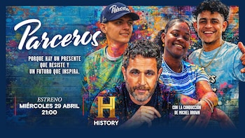 Michel Brown se adentra en las comunas de Medellín para contar las historias de tres jóvenes que eligieron otra vida