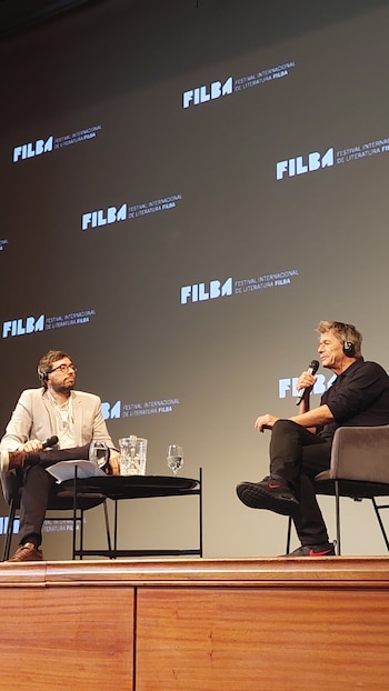 Entrevista con Emmanuel Carrere