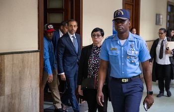 Los hermanos Antonio y Maribel Espaillat enfrentan penas de entre tres y 20 años de prisión tras el cambio de calificación judicial. (EFE/ Orlando Barría)