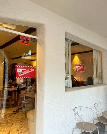 Los carteles que indican que