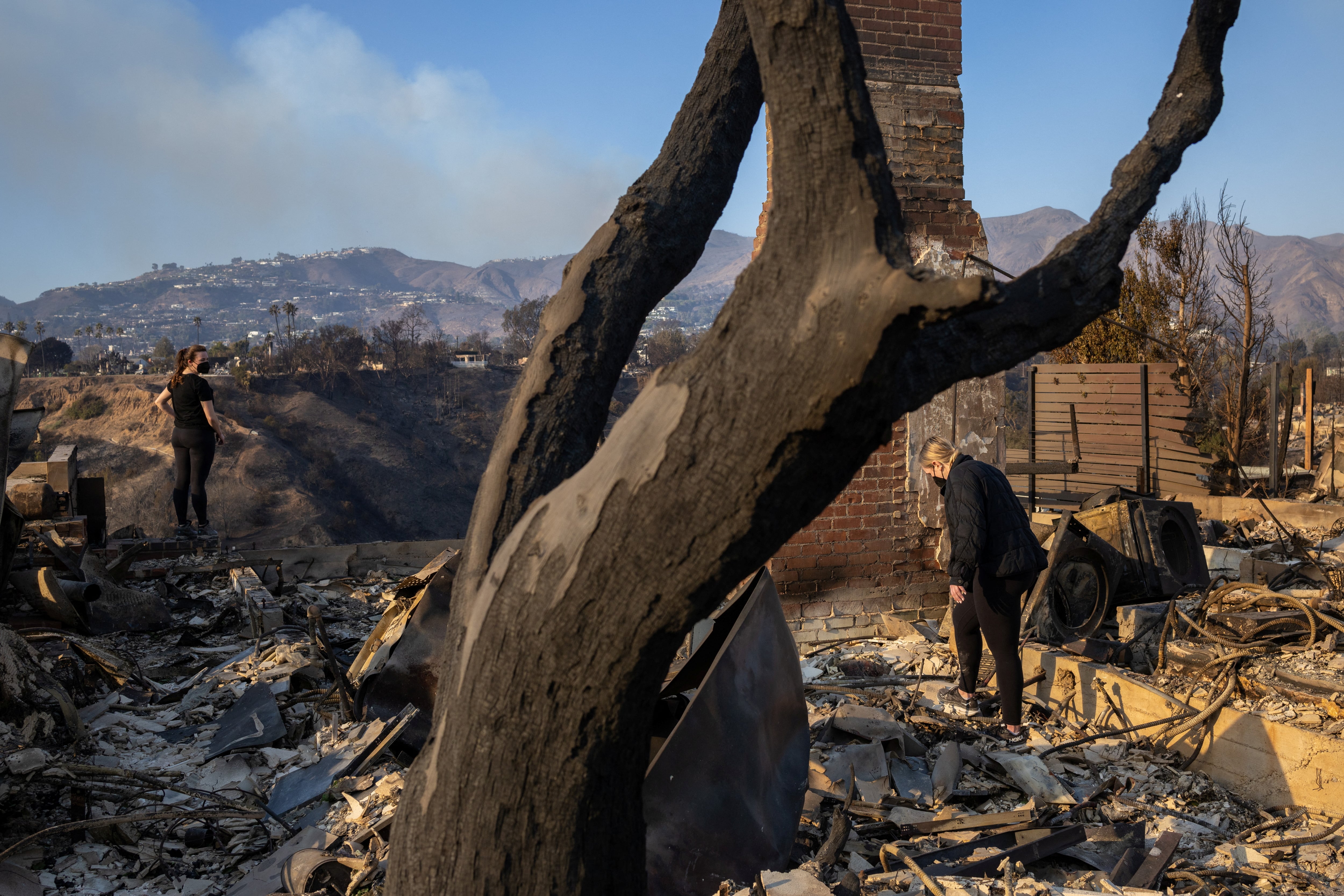 La fiscalía general de California investigó posibles vulneraciones de derechos civiles por las demoras en las alertas de evacuación en el oeste de Altadena (REUTERS/Carlos Barria)