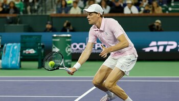 Sinner y Sabalenka cumplen, Osorio