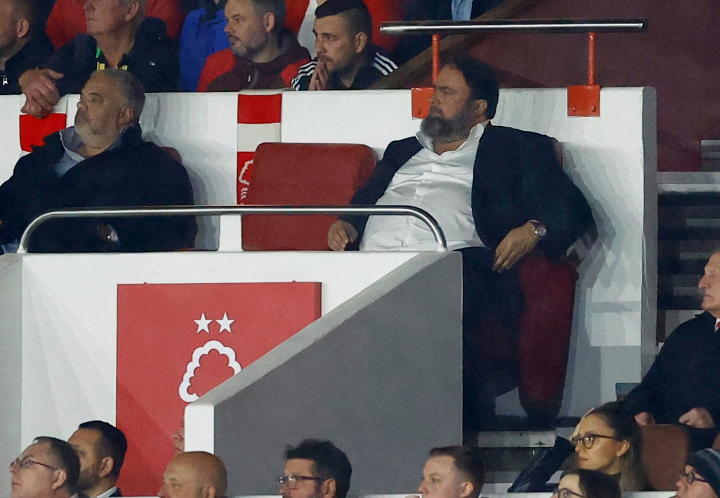 El empresario griego protagonizó en 2026 un altercado en la final de la Euroliga en Atenas y también acumuló sanciones y conflictos con árbitros y entrenadores - crédito Andrew Boyers/Reuters