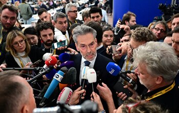 La oposición le exige explicaciones