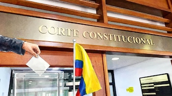 La decisión representa un cambio en las reglas establecidas por la nueva legislación sobre encuestas, particularmente en lo relacionado con la medición de la intención de voto y los requisitos de auditoría y trazabilidad de los datos - crédito Visuales IA