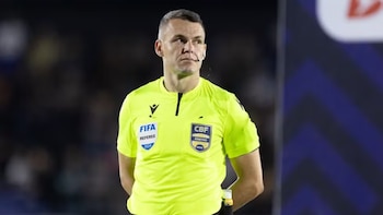 Conmebol nombra al árbitro Paulo Zanovelli para el Universitario vs Tolima por Copa Libertadores, marcado por un antecedente polémico