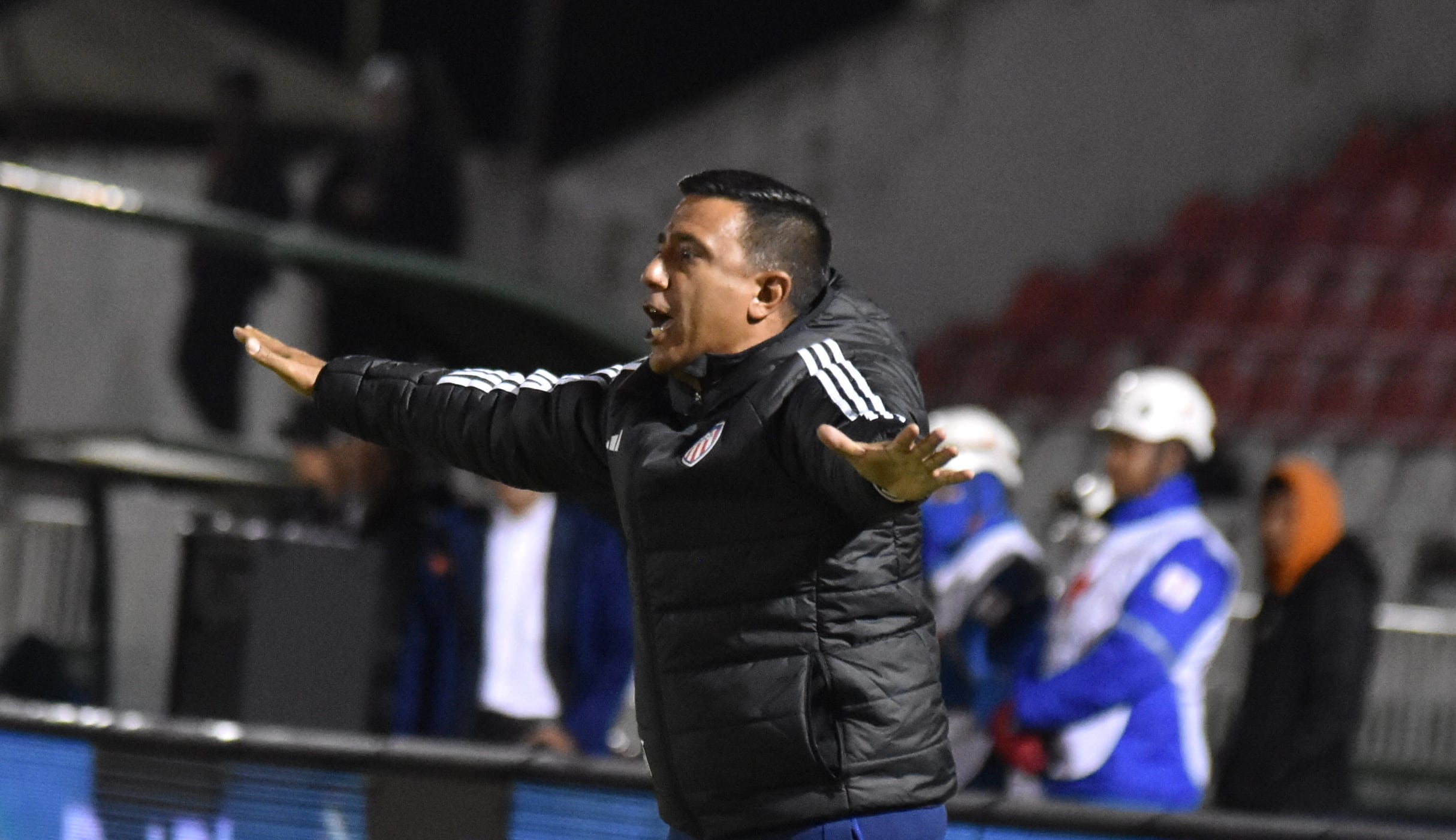 El técnico César Farías es señalado como responsable por el fracaso de Junior en los cuadrangulares de la Liga BetPlay - crédito Colprensa