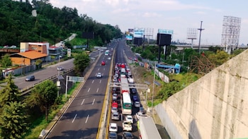 Bloqueos en carreteras, accidentes viales y manifestaciones hoy 12 de agosto EN VIVO: cierran circulación en Vasco de Quiroga y Autopista México - Toluca