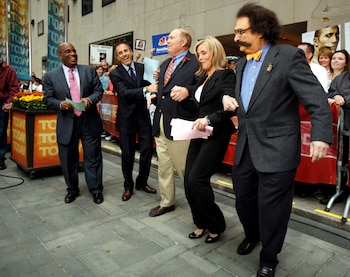 Gene Shalit cambió el lugar de la crítica cinematográfica en Estados Unidos al llevar las reseñas de cine al programa matutino de mayor audiencia del país (REUTERS/Brendan McDermid/File Photo)