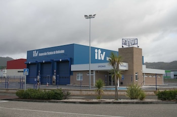 El precio por pasar la ITV puede variar hasta un 225% entre comunidades autónomas (Wikimedia Commons)