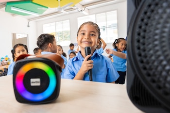 La entrega de kits pedagógicos forma parte de la aplicación del nuevo currículo nacional para niñas y niños de cero a ocho años. (Foto cortesía)
