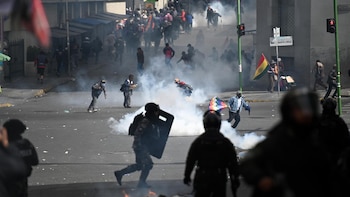 La Fiscalía boliviana anula las órdenes de detención a dos líderes de las protestas con el diálogo en el aire