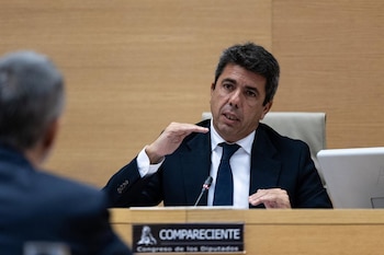 17/11/2025 El presidente en funciones de la Generalitat valenciana, Carlos Mazón, comparece ante la comisión de la dana, en el Congreso de los Diputados, a 17 de noviembre de 2025, en Madrid (España). El 'popular' Carlos Mazón, abre hoy las comparecencias políticas de la comisión del Congreso que investiga la gestión de la dana del 29 de octubre de 2024, que dejó 229 muertos sólo en Valencia, y se enfrenta, por primera vez, a un interrogatorio con el formato de pregunta-respuesta sobre su actuación.
POLITICA
Ananda Manjón - Europa Press