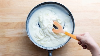 Para hacer una salsa blanca