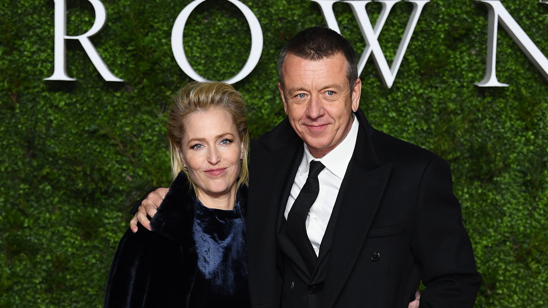 Gillian Anderson mantiene una relación con Peter Morgan. (Shutterstock)