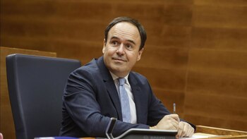 El TSJ rechaza la querella de una asociación contra Llorca por la invitación para asistir a la final del Mundial