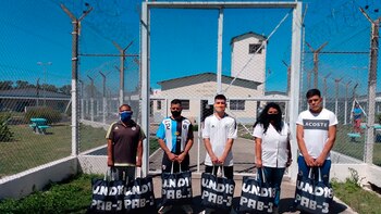 Un grupo de detenidos confeccionó