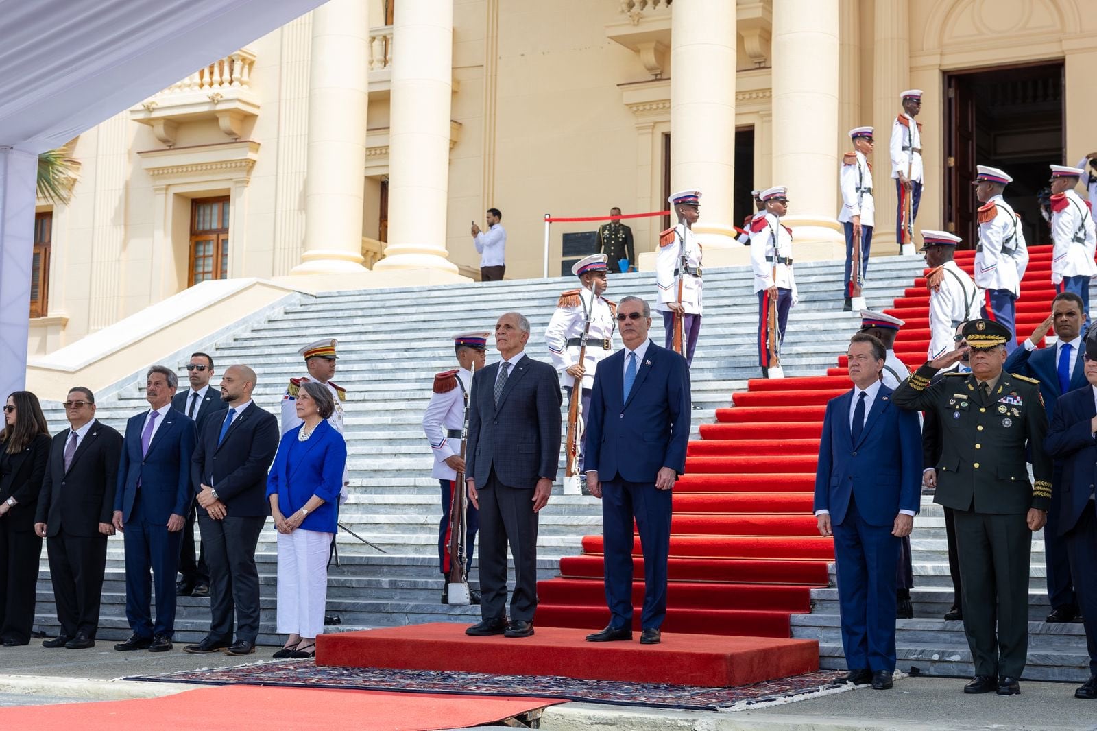 La reunión entre la República Dominicana y Honduras incluyó propuestas sobre nuevos mercados, cadenas de valor regionales, seguridad y defensa ante el crimen transnacional. (Foto cortesía Presidencia de la República Dominicana)