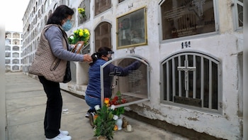 En los cementerios se prohibió