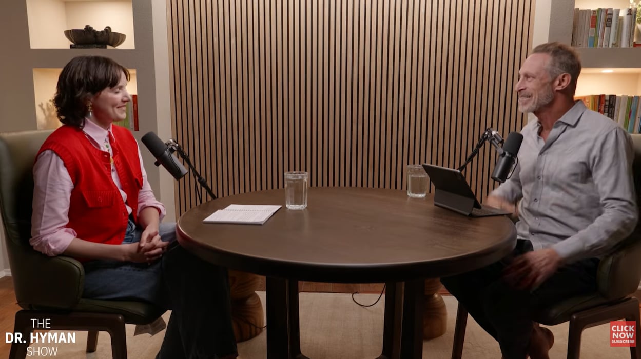 El aporte adecuado de omega-3 en la dieta materna favorece el desarrollo cerebral y puede disminuir los partos prematuros (YouTube: Mark Hyman, MD)