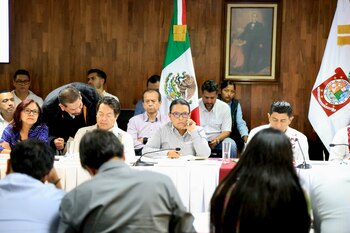 Rosa Icela Rodríguez se reúne