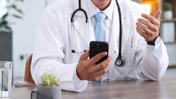 El médico reconoció haber llamado