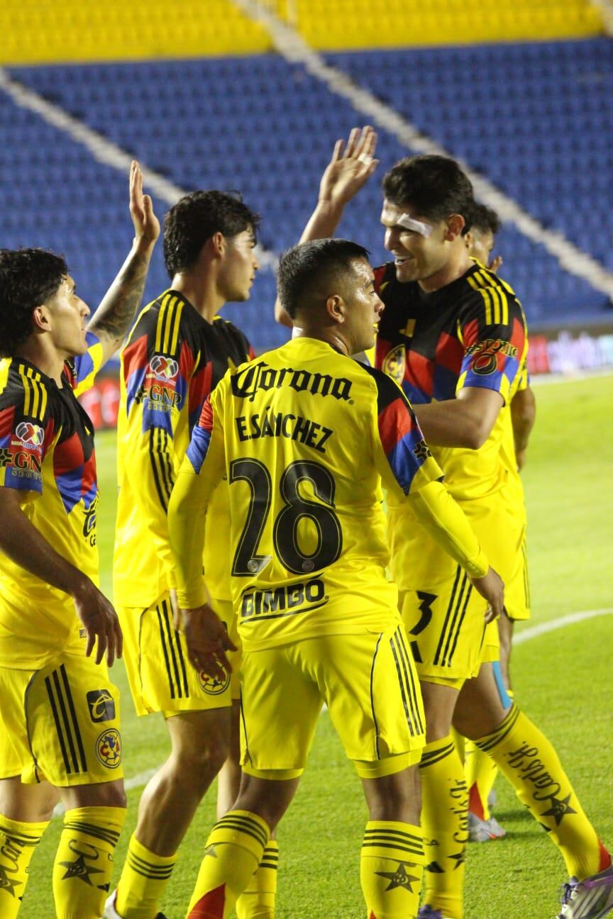 América enfrenta el reto tras perder el Clásico Nacional y mostrar altibajos defensivos (Foto: Jesús Avilés)