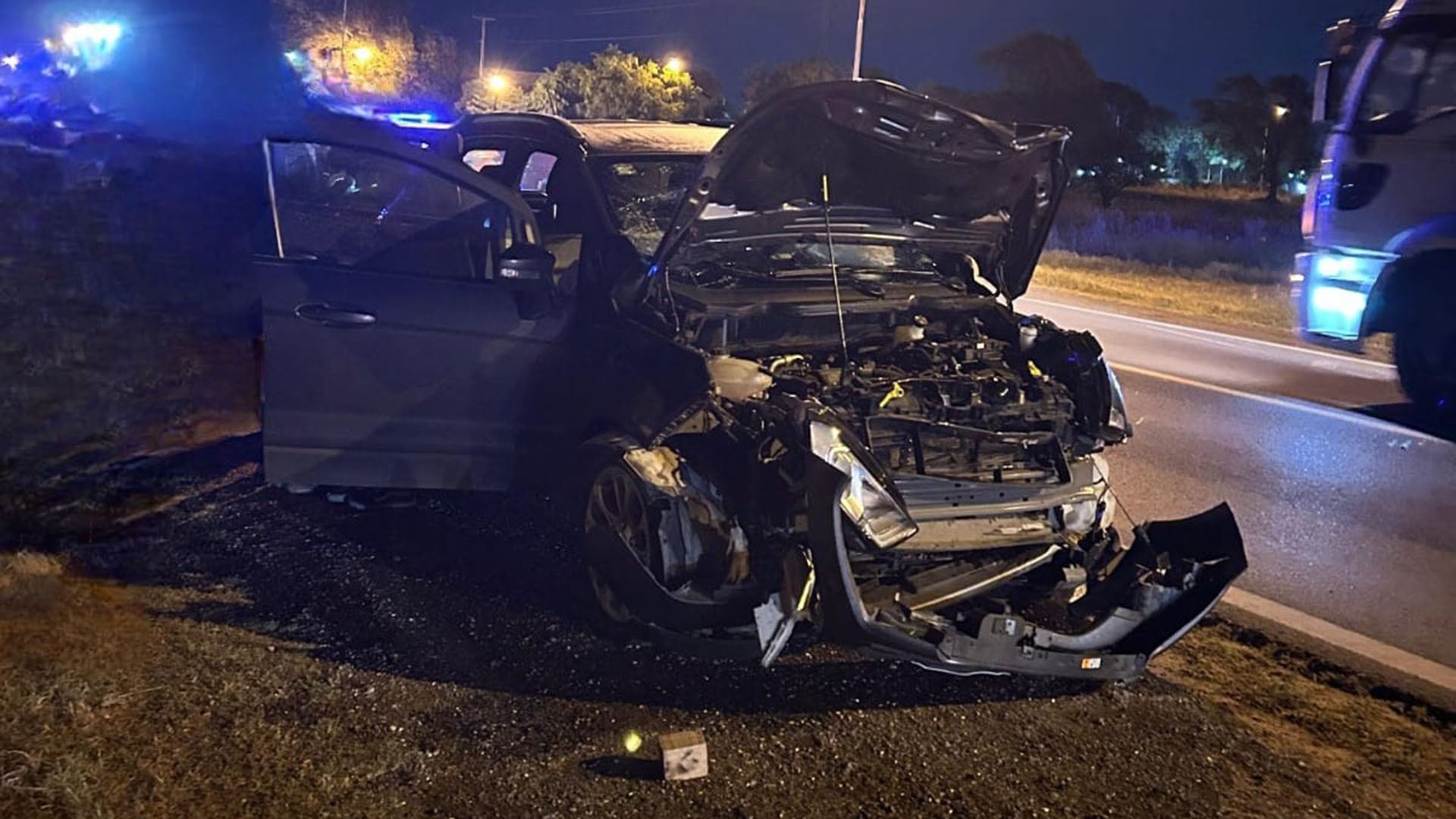 El accidente en Río Cuarto dejó el vehículo completamente destrozado