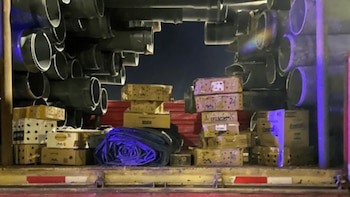 Decomisaron un camión que transportaba de forma ilegal más de 500 aves silvestres en Santa Fe