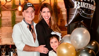 Zeta Bosio y Estefanía Iracet celebraron 16 años de casados con un tierno álbum de fotos