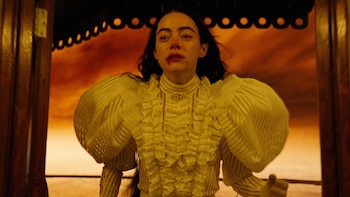 "Pobres Criaturas" presenta la brillante