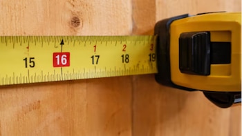 No están de adornos: conoce para qué sirven los números rojos de la cinta métrica y cómo son fundamentales en construcción