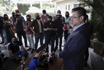 Persiste la preocupación por amenazas al pluralismo mediático, destacándose riesgos en la subasta de frecuencias y obstáculos para medios comunitarios. Cortesía: Divergentes