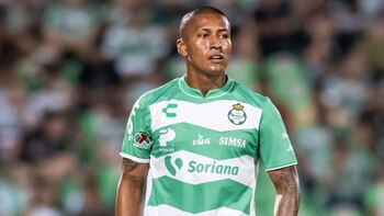 Pedro Aquino, mediocampista de Santos
