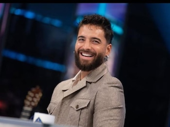 13/10/2026 Maluma ha visitado el programa de Pablo Motos este lunes 12 de octubre.
Un día después de convertirse en el gran protagonista del penúltimo concierto de Shakira en Madrid -cantando junos en directo por primera vez su nuevo tema, 'Agua', en el Macondo Park- y de dejarse ver disfrutando de la gastronomía española en uno de los restaurantes más exclusivos de la capital, Maluma ha puesto el broche de oro a su breve paso por España visitando este lunes 12 de octubre 'El Hormiguero' de Pablo Motos.
EUROPA ESPAÑA SOCIEDAD
EL HORMIGUERO