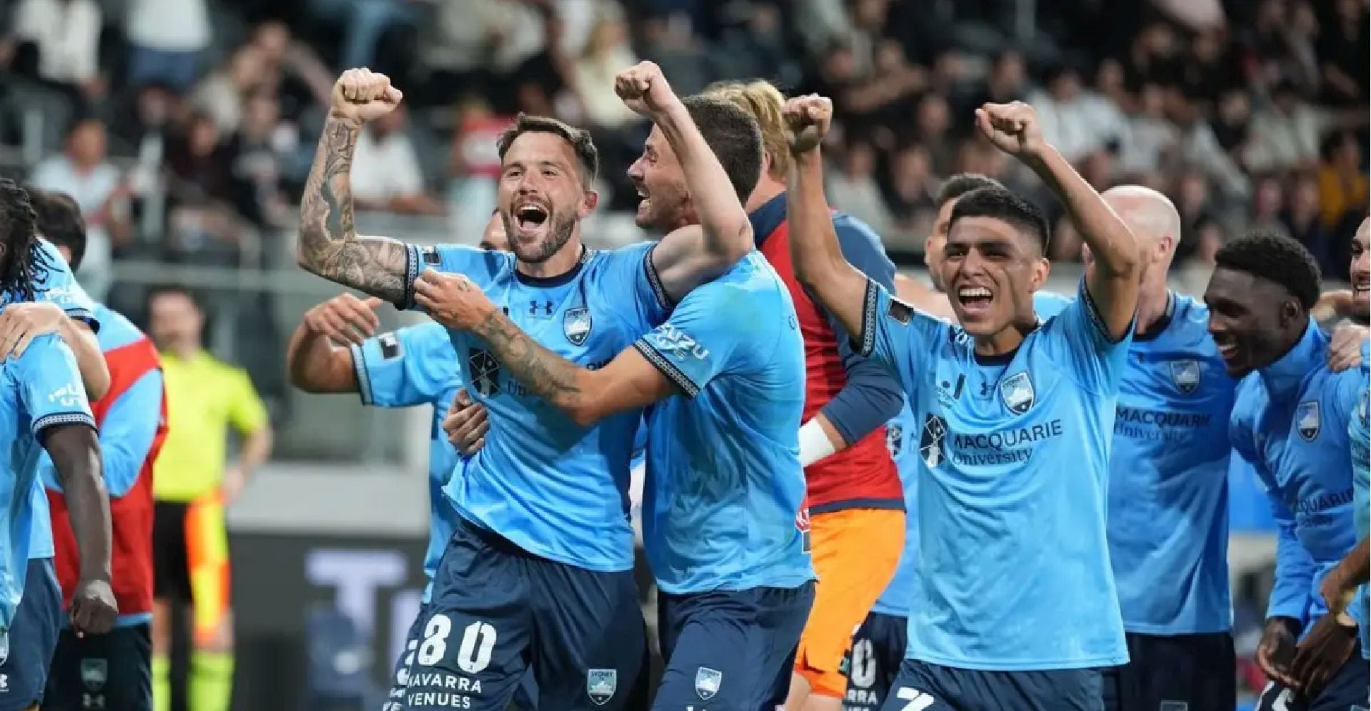 Con el cierre de la fase regular, Sydney FC confirmó su lugar en playoffs y se medirá ante Melbourne Victory en un duelo eliminatorio decisivo. (Facebook / Sydney FC)