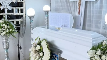 Una niña murió en su