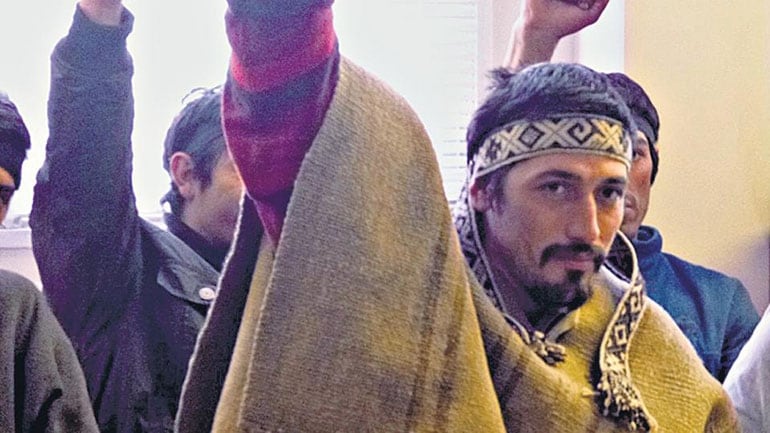 Facundo Jones Huala, quien realizaba una huelga de hambre de sólidos, anunció que también dejará de ingerir líquidos